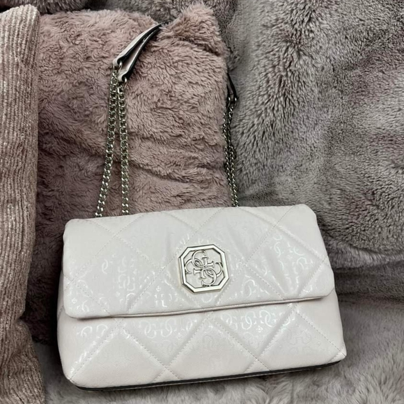 GUESS Dilla Quilted Logo - Picture 16 of 16